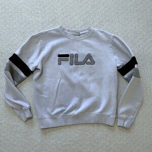 ✨ FILA White Crewneck Sweatshirt – Size S ✨